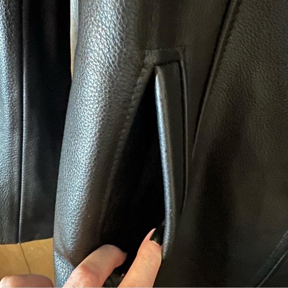 Danier Women’s Black Leather Zip-up Jacket Liner Hip Chic Motocore Size M - Picture 5 of 12